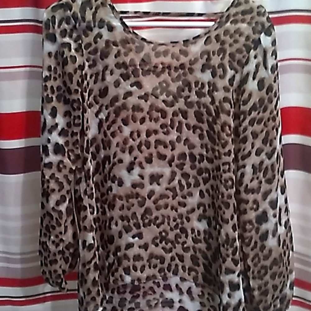 Leopard print top tagless size L